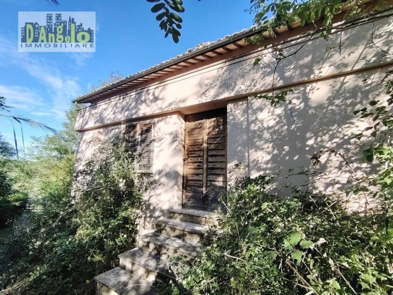 Особняк в Оффида