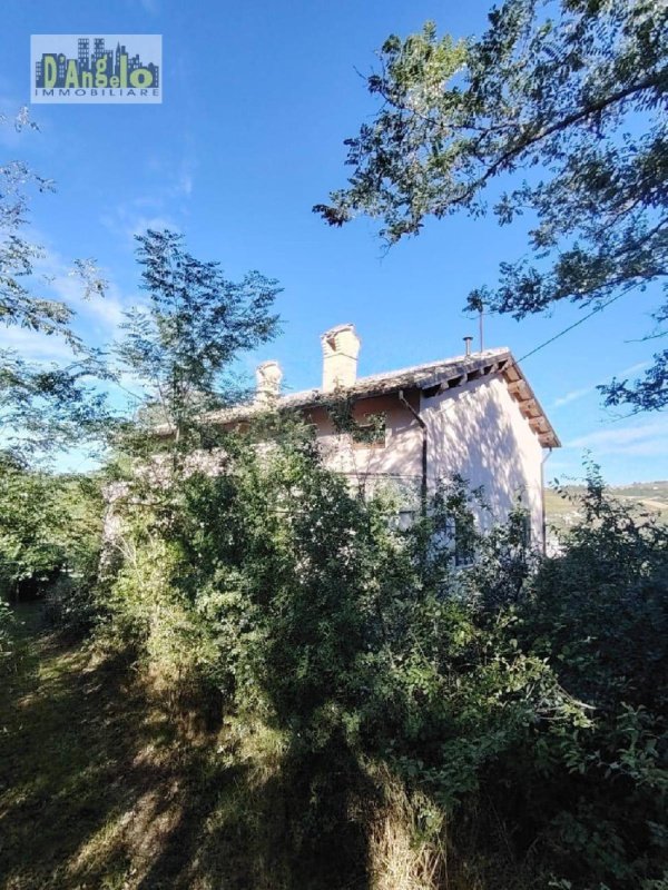 Особняк в Оффида