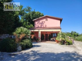 Villa in Offida