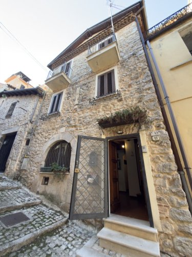 Casa independente em Priverno