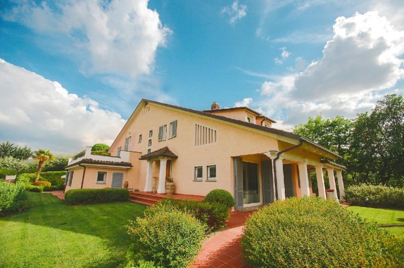 6 Bedrooms Villa for sale in Arezzo [788667] | Gate-away®