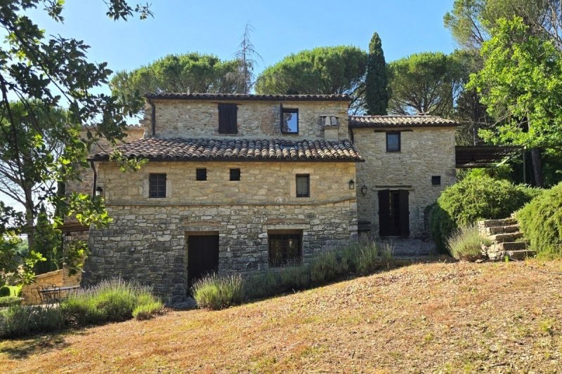 Villa in Baschi