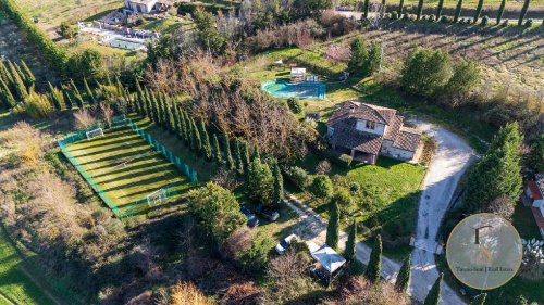 Villa in Todi