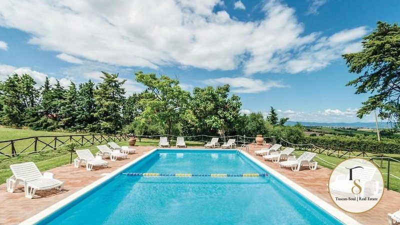 Вилла в Кастильоне-дель-Лаго