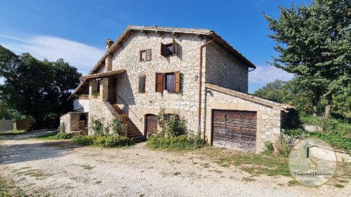 Villa a Massa Martana