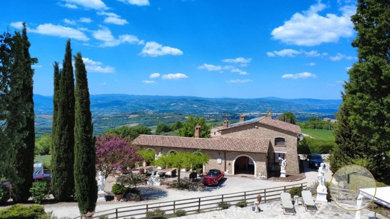 Villa in Todi