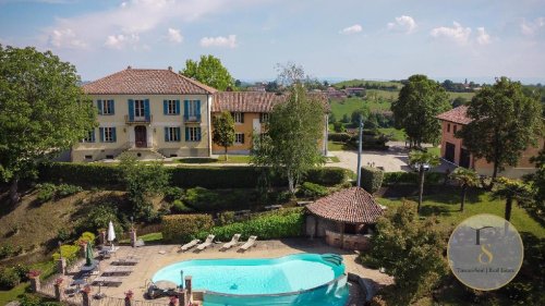 Boerenbedrijf in Asti