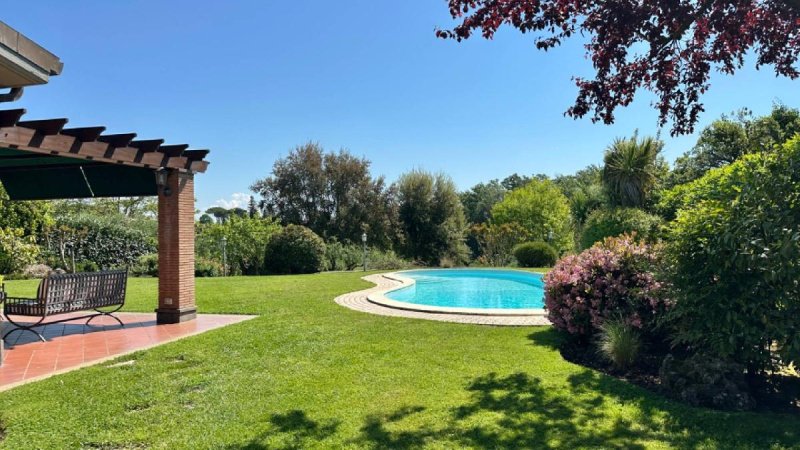 Half-vrijstaande woning in Roma