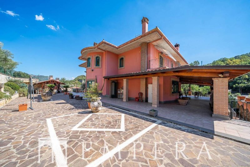 Villa in Alatri