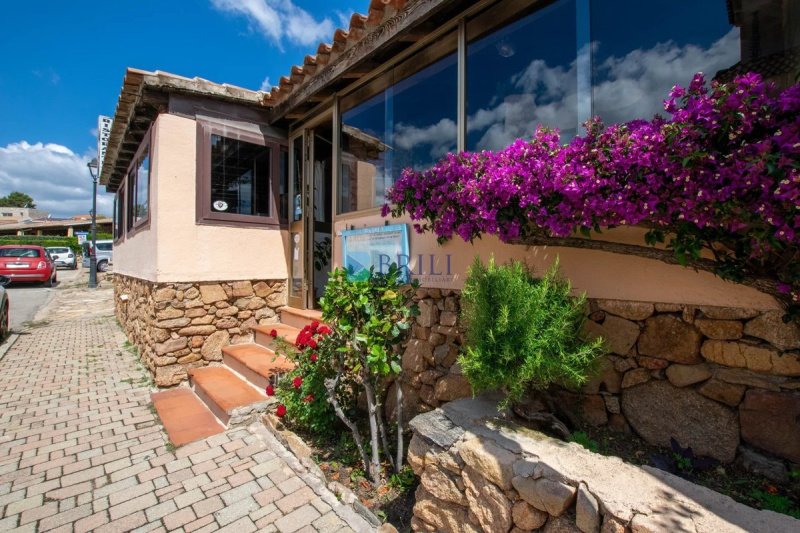 Edifício comercial em Golfo Aranci