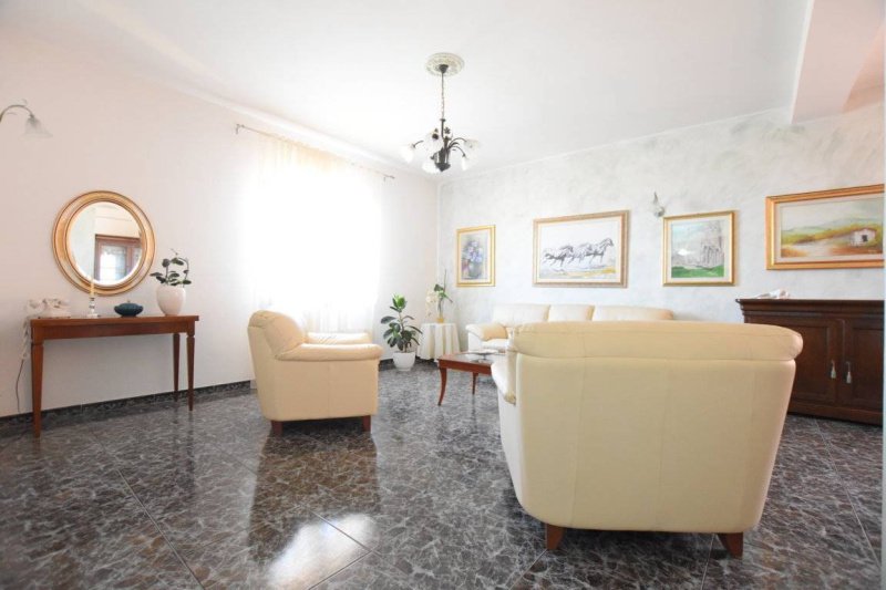 基亚拉蒙蒂公寓