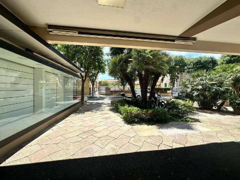 Edifício comercial em Alghero