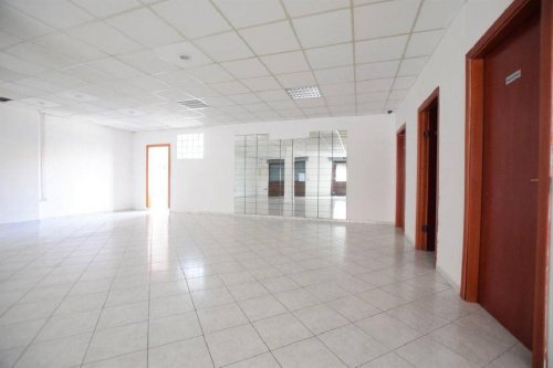 Zakelijk onroerend goed in Nuoro