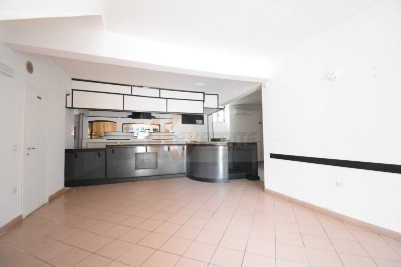 Коммерческая недвижимость в Силиго