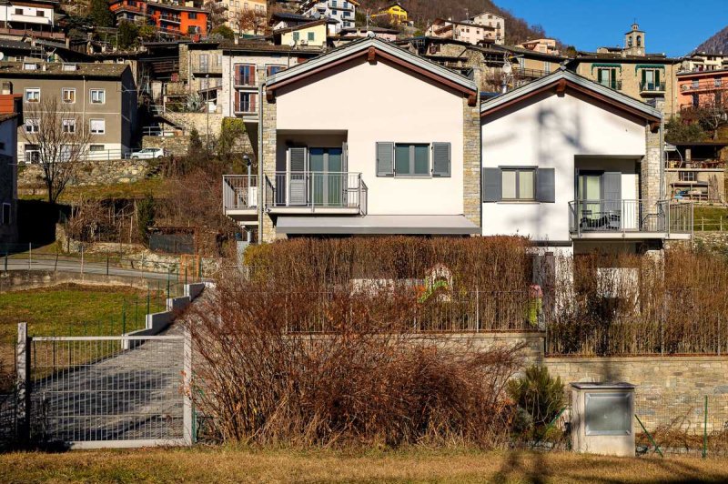 Doppelhaushälfte in Sondrio
