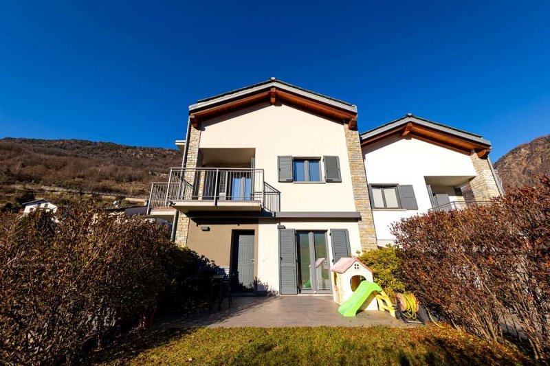 Doppelhaushälfte in Sondrio