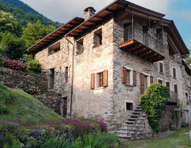 Klein huisje op het platteland in Chiuro