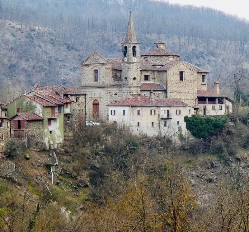 Semi-detached house in Piana Crixia