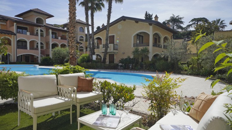 托斯科拉诺-马德尔诺公寓