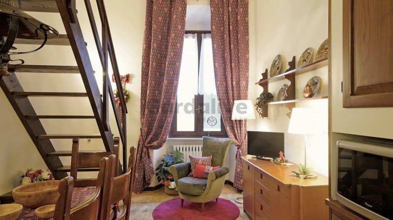 托斯科拉诺-马德尔诺公寓