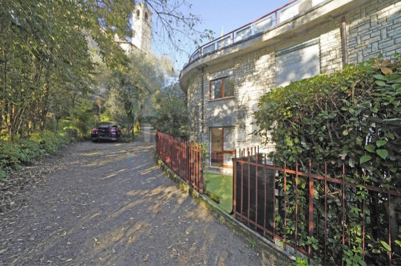 加尔多内-里维耶拉公寓