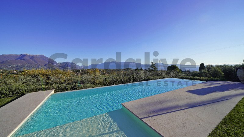 Villa à San Felice del Benaco