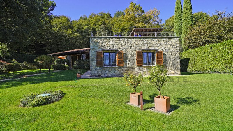 Villa à San Felice del Benaco