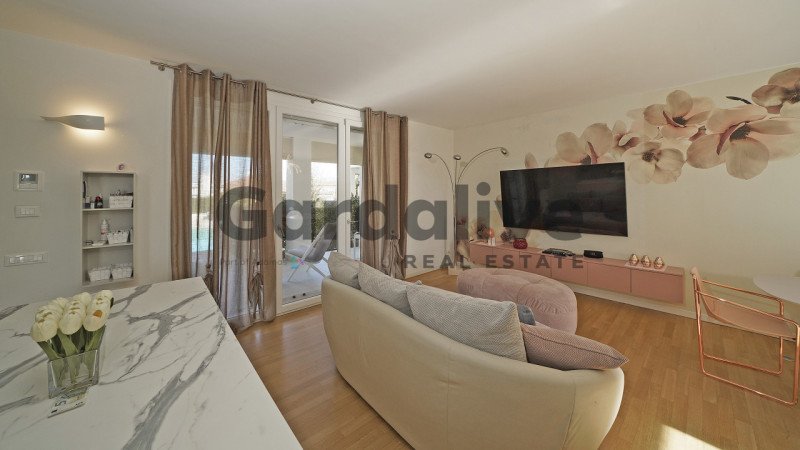 Villa a Peschiera del Garda