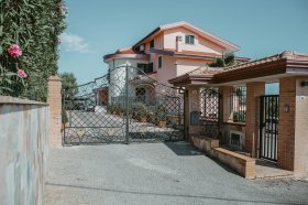 Вилла в Эболи