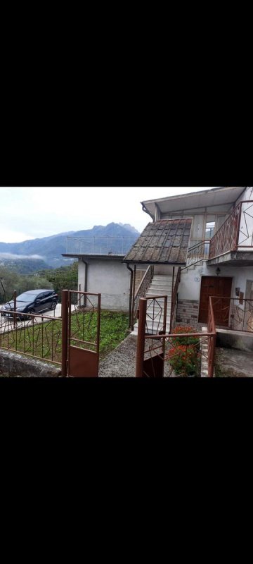 Особняк из двух квартир в Фивиццано