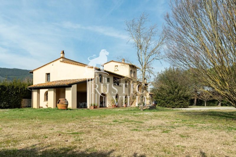 Country house in Pisa