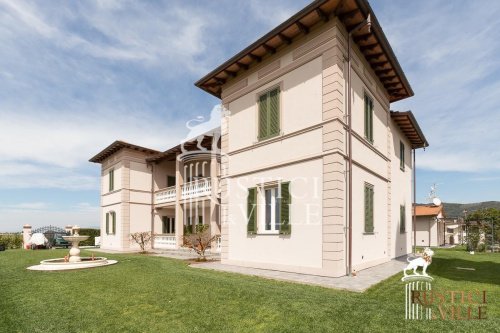 Villa in Pisa