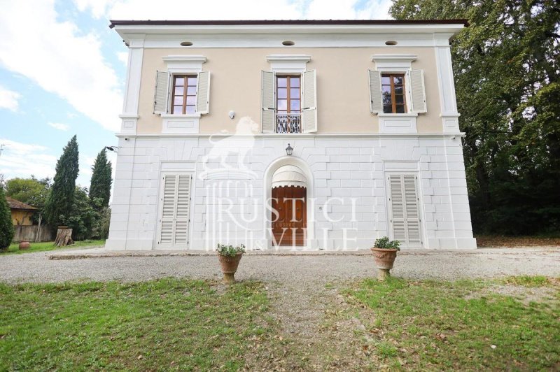 Villa in Pisa