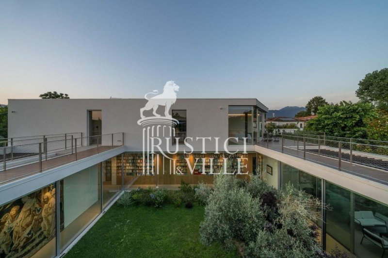 Вилла в Форте-дей-Марми