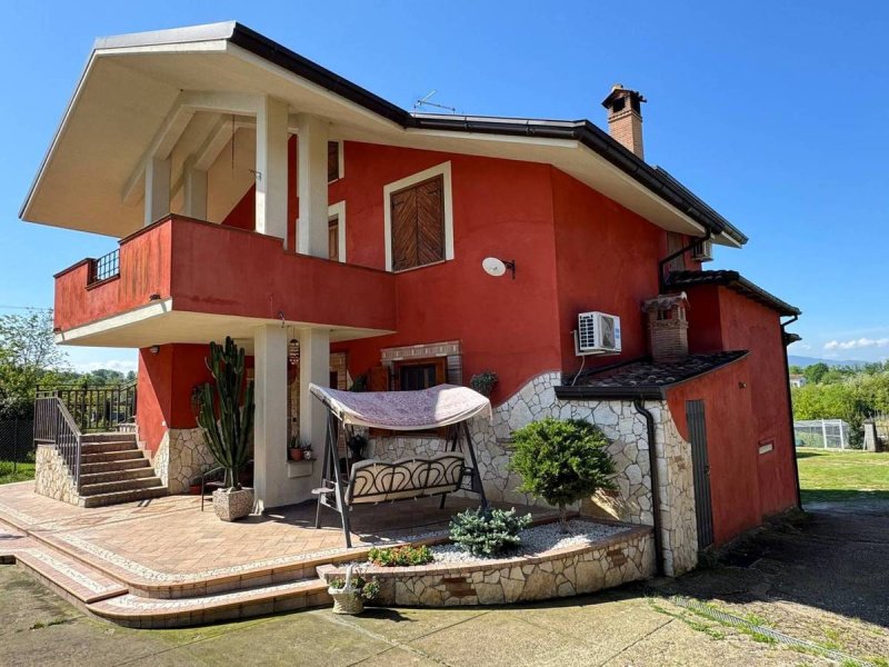 Apartamento independente em Arce