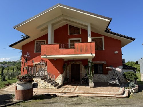 Onafhankelijk appartement in Arce