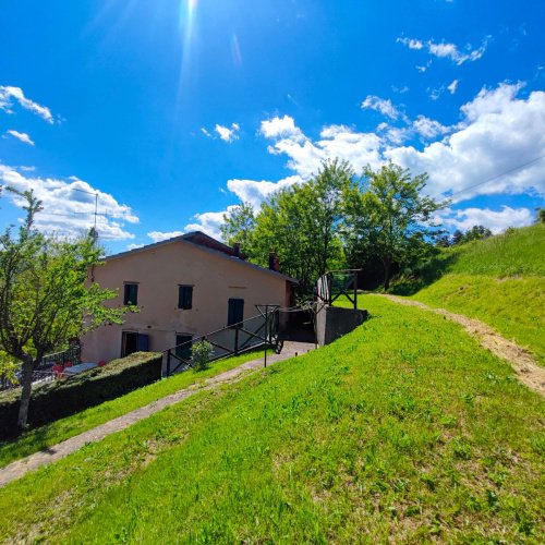 Country house in Castel d'Aiano
