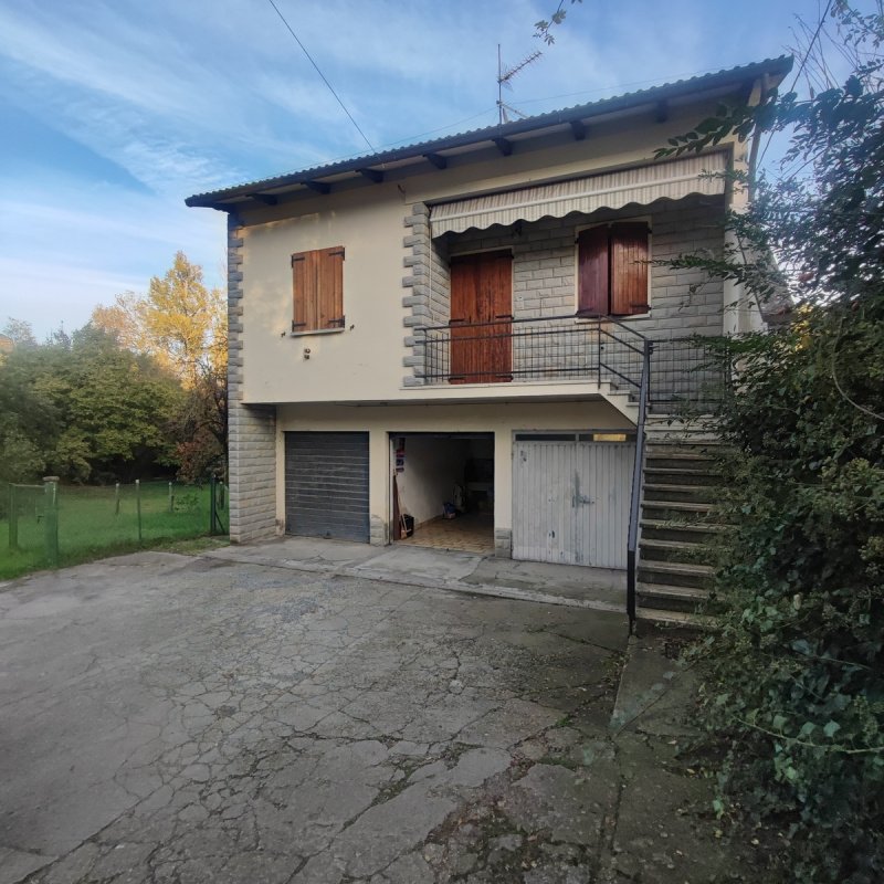 Detached house in Gaggio Montano