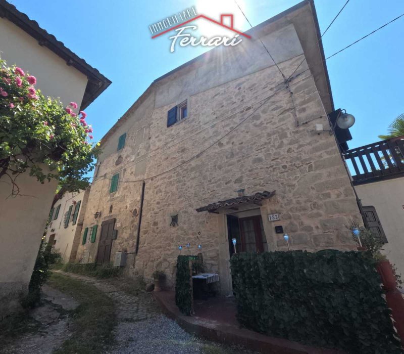 Casa geminada em Monzuno