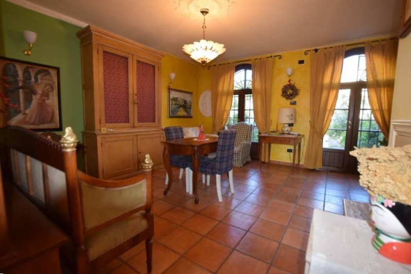 Особняк из двух квартир в Поджибонси