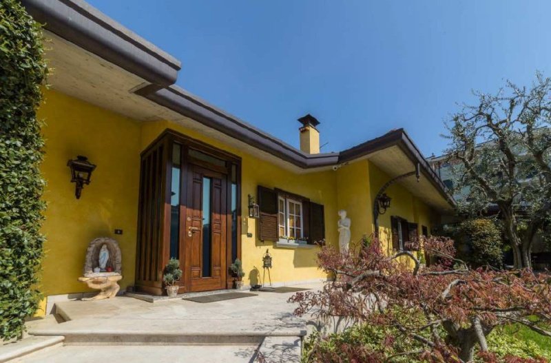 Villa in Brembate di Sopra