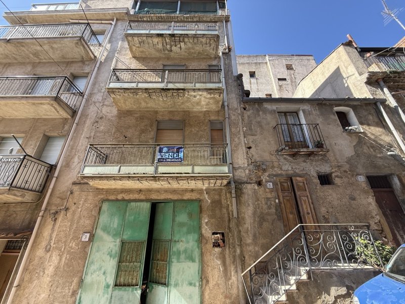 Vrijstaande woning in Tusa