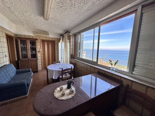 Квартира в Санто-Стефано-ди-Камастра