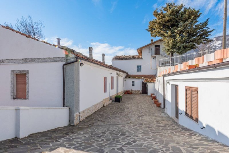 Detached house in Brittoli