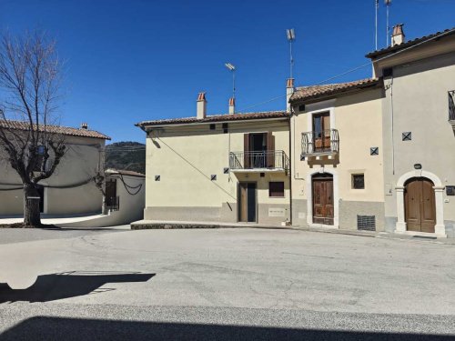 Eigenständiges Appartement in Castelvecchio Calvisio