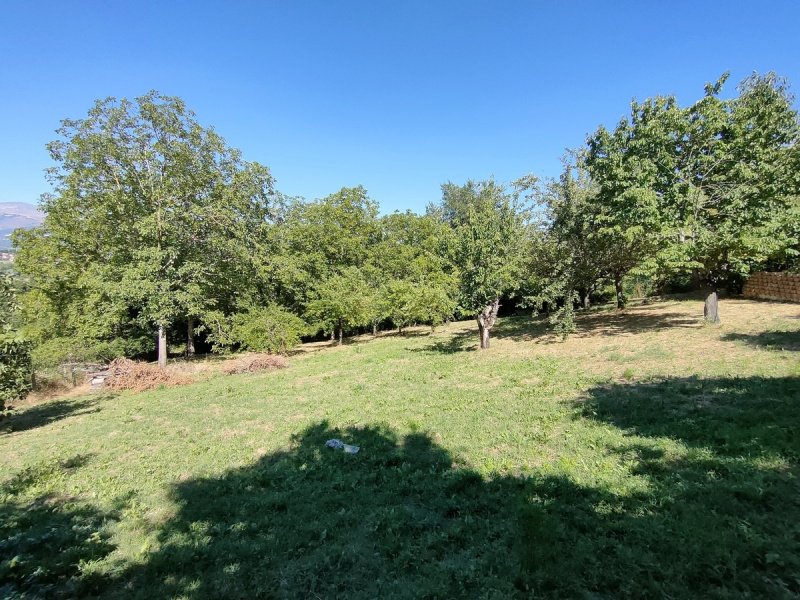 Casa independente em Tornimparte