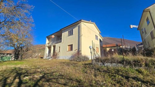 Casa de campo em Scoppito