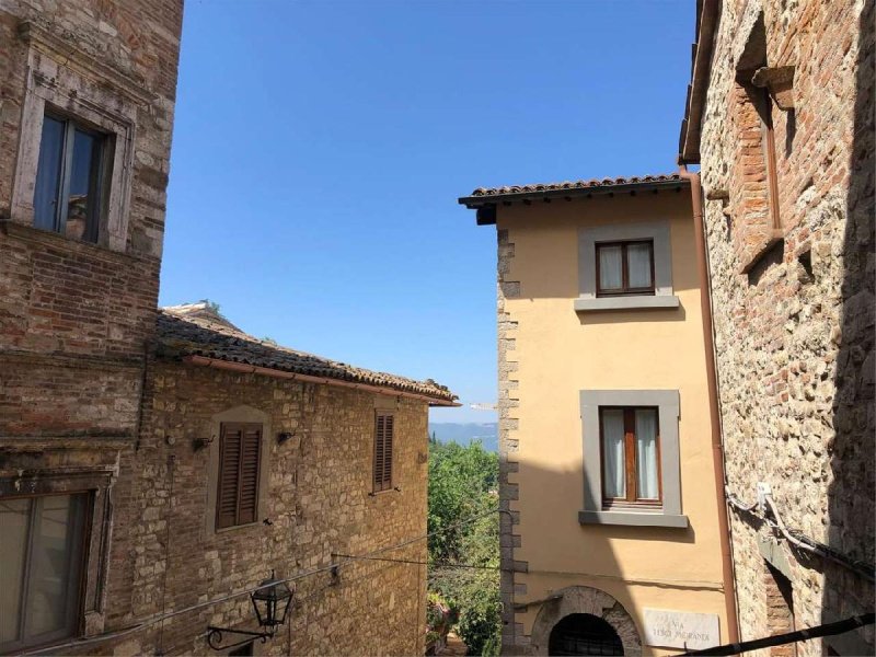 Apartment in Todi