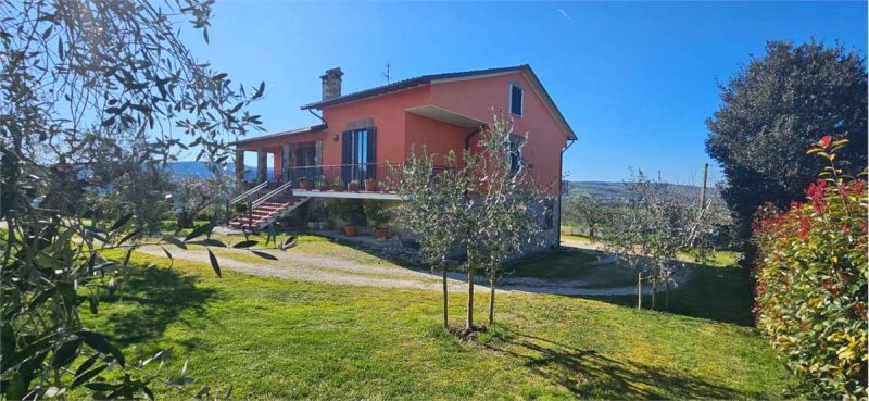 Villa in Todi