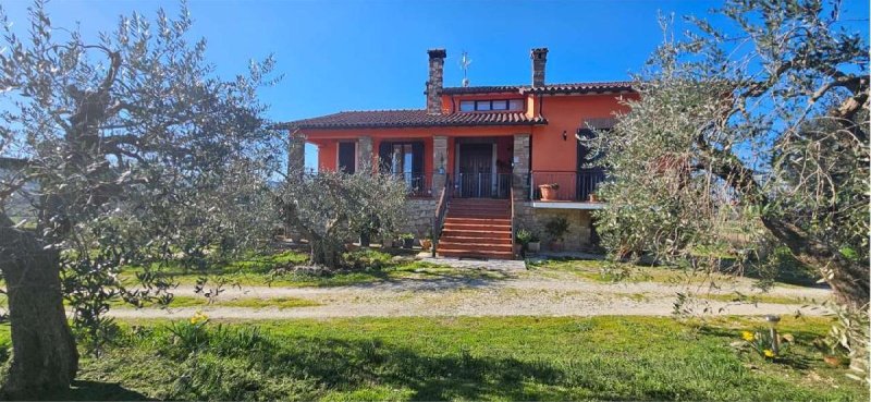 Villa in Todi